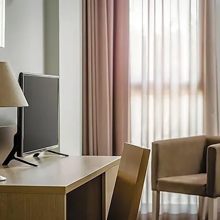 Hotel Exe Barcelona Gate 4*